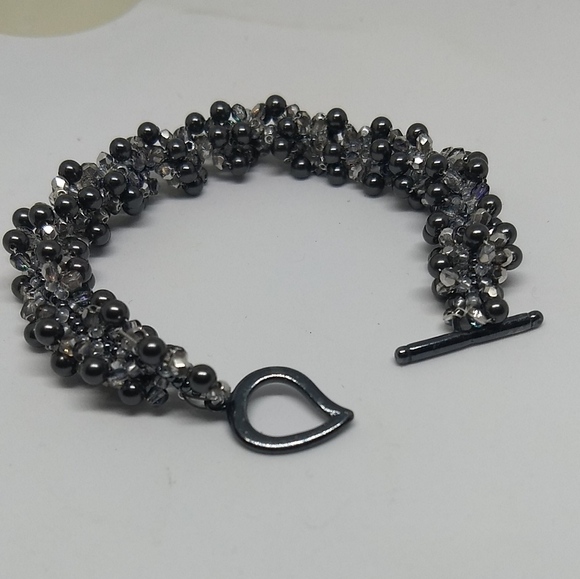 🌷‼️5/$20 Iridescent Black & Clear Seed Bead Cluster 7" Bracelet Toggle Heart - Picture 3 of 12